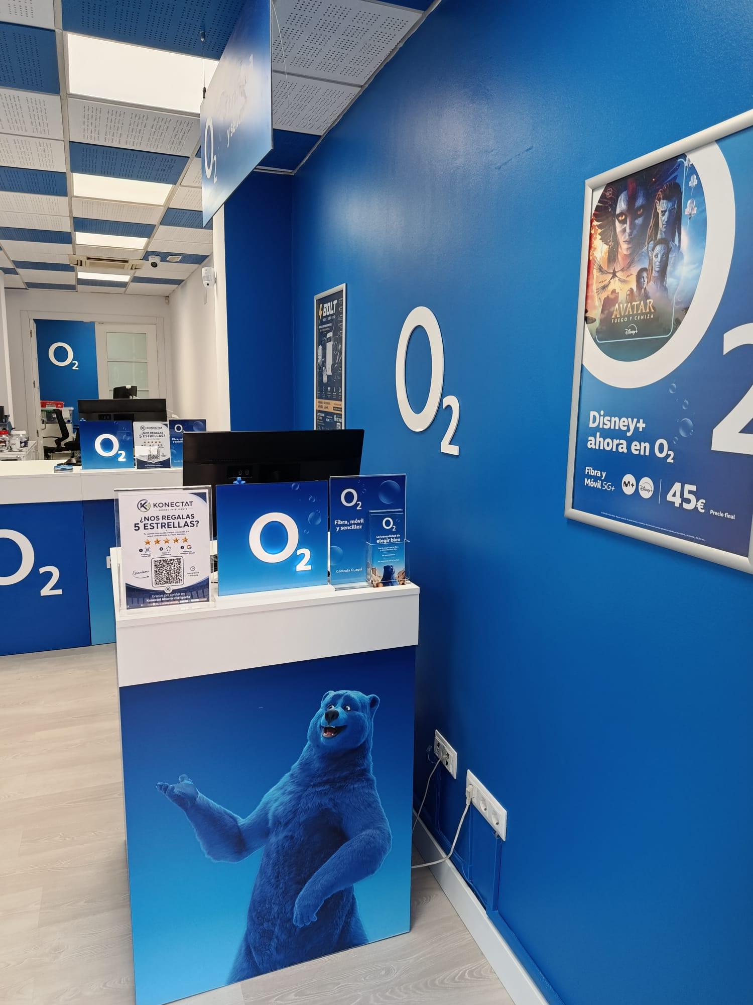 Interior de la tienda Konectat en Logroño